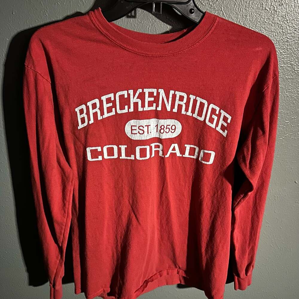 Outfitter Trading Co. Breckenridge Colorado Long Sleeve Graphic T-Shirt